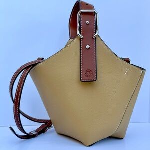 Chic Leather Bolvaint Tan and Brown Women's Shoulder Bag